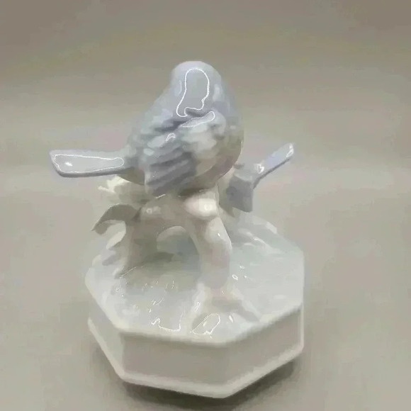 Otagiri Porcelain Blue Birds Musical Japan Vtg 4½" Music Box Plays Yesterday - Picture 4 of 7